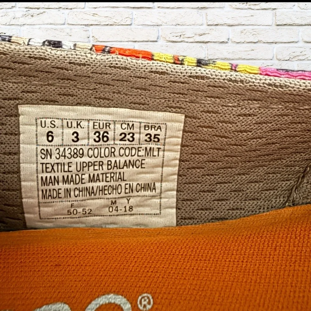 Toms peep toe wedge canvas shoe Size 6